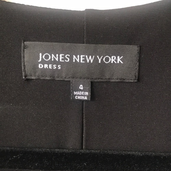 Classy dress - Picture 3 of 5